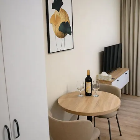 Rajska 77 *